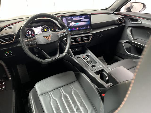 Cupra Formentor 1.4 e-Hybrid VZ Black Edition / 245 PK/ AUTOMAAT/ PANODAK/ MEMORY SEAT/ LEDER/ KEYLESS/ NAVI/ FULL LINK/ STOELVERWARMING/ PARK. SENSOREN + CAMERA
