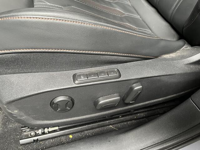 Cupra Formentor 1.4 e-Hybrid VZ Black Edition / 245 PK/ AUTOMAAT/ PANODAK/ MEMORY SEAT/ LEDER/ KEYLESS/ NAVI/ FULL LINK/ STOELVERWARMING/ PARK. SENSOREN + CAMERA