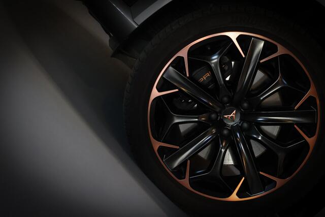 Cupra Formentor 1.4 e-Hybrid VZ Performance Dodehoek/Matrix LED/Beats/Elek. kuipstoelen+mem/360/Keyless/ACC/19"