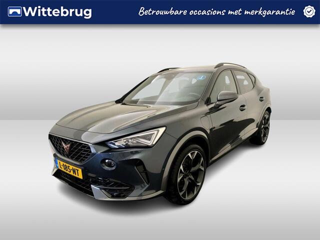 Cupra Formentor 1.4 e-Hybrid Performance / Panorama dak / Navigatie / Stuur en stoelverwarming / Camera / 19 Inch