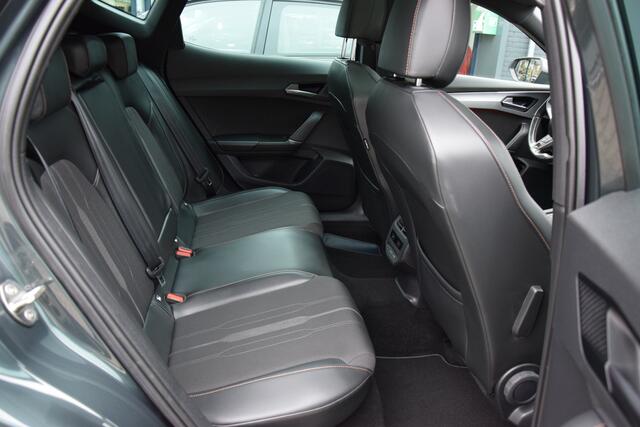 Cupra Formentor 1.4 e-Hybrid 180kW Performance DSG Automaat PHEV | GEEN IMPORT | BOVAG Garantie | Trekhaak (1500kg) | Plug in Hybride | Panoramadak | Camera | Stoelverwarming | Full LED | Virtual Cockpit | 19'' Velgen | AppleCarplay/AndroidAuto |