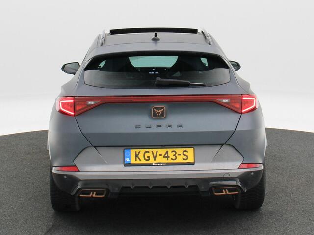 Cupra Formentor 1.4 e-Hybrid 245 Pk VZ Performance | Stoel/Stuur Verwarming | Panorama dak | Kuip Sportstoelen | Leer | Matte Lak | 19 Inch | 34.452 Km !!