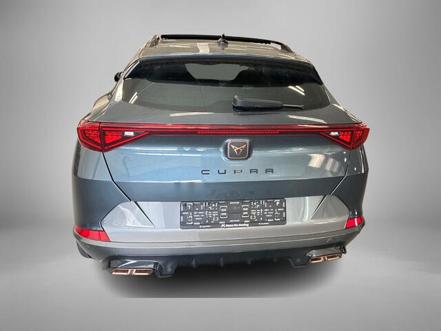 Cupra Formentor 1.4 e-Hybrid 245pk DSG VZ Performance · Panoramadak · 360 Camera · Wegklapbare Trekhaak · Leder · Elek. Voorstoel · Apple/Android Car Play · 19'' Inch ·