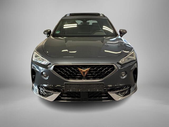 Cupra Formentor 1.4 245pk DSG e-Hybrid VZ Performance · Panoramadak · Wegklapbare Trekhaak · Leder · Camera · Elek. Voorstoel · Apple/Android Car Play · 19'' Inch ·
