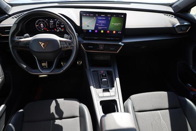 Cupra Formentor 1.4 e-Hybrid VZ Performance wegklapbare trekhaak, achteruitrijcamera, DCC, winterpakket stoelverwarming, park assist, precrash, schaal stoelen half leder, 19" LMV, Exclusive, side assist, acc, adaptieve cruise control, adaptief onderstel, keyless entry +