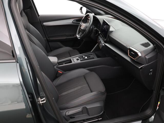 Cupra Formentor 1.4 245pk DSG e-Hybrid VZ Performance · Panoramadak · Camera · Apple/Android Car Play · Elek. Voorstoel · Sfeerverlichting · 19'' Inch ·