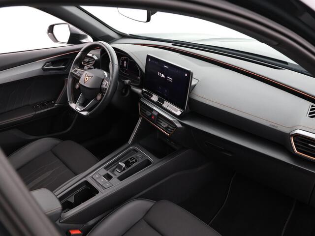 Cupra Formentor 1.4 245pk DSG e-Hybrid VZ Performance · Panoramadak · Camera · Apple/Android Car Play · Elek. Voorstoel · Sfeerverlichting · 19'' Inch ·