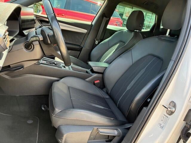 Cupra Formentor 1.4 TSI e-Hybrid Essential / App Connect / Navi / PDC