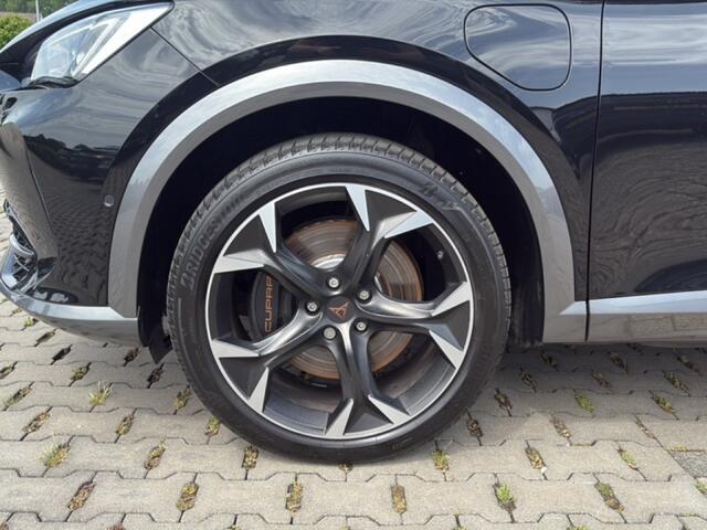 Cupra Formentor 1.4 TSI VZ eHYBRID PANO-DAK/CAMERA/ACC/STOEL+STUURVERW/NAVI/CARPLAY