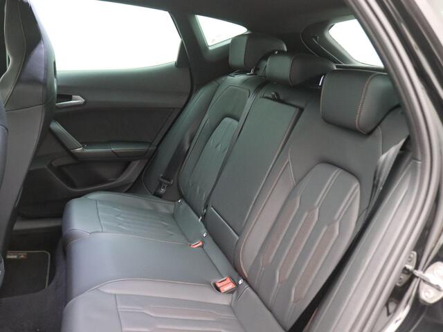 Cupra Formentor 1.4 e-Hybrid VZ Copper Edition 245PK DSG Panoramadak, Trekhaak, 360gr. Camera, Side Assist, Memorystoel, Matrix LED Verlichting, Elektr. Achterklep, 19" LM Velgen