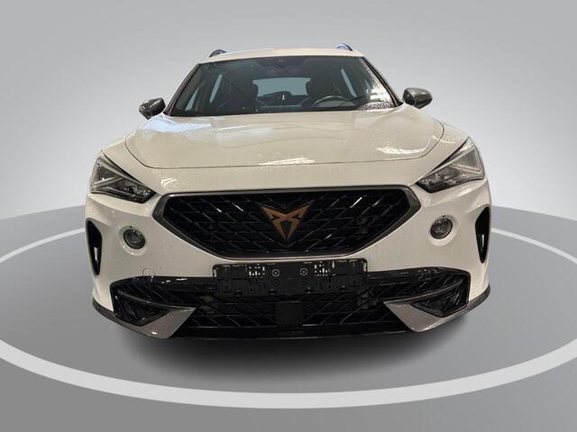 Cupra Formentor 1.4 TSI 204pk DSG e-Hybrid Essential · Apple/Android Car Play · ACC · Sfeerverlichting · Keyless · Stuurwielverwarming · 18"Velgen ·