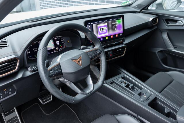 Cupra Formentor 1.4 e-Hybrid VZ Performance | Plug-in Hybrid (PHEV) | 360 Graden Camera | Kuipstoelen | Keyless Entry | Elektrische Achterklep | Navigatie | Apple Carplay | Android Auto | Stoelverwarming | Cruise Control Adaptief | Lichtmetalen Velgen 19 inch