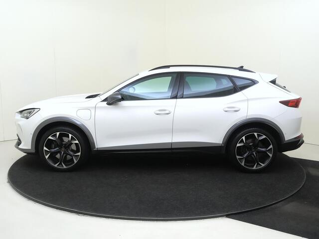 Cupra Formentor 1.4 e-Hybrid VZ Performance | SoH 100% | BEATS audio | Adaptieve demping | 360 camera | Keyless | Dodehoek detectie | Navigatie | Stuurwiel verwarmd |