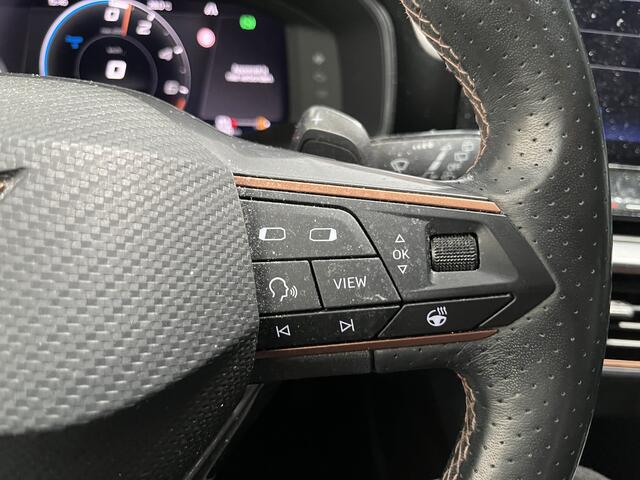 Cupra Formentor 1.4 e-Hybrid Black Edition / AUTOMAAT/ PANO/ LEER/ PARK.SENSOR.V+A/ 360 CAMERA/ ACC/ STUUR+STOELVERWARM./ MEMORY SEAT/ FULL LINK/ ELEK.ACHTERKLEP/ KEYLESS/ DIGITAL DASH/ NAVI/ DAB/ CLIMA/ LED/ 19'' LMV
