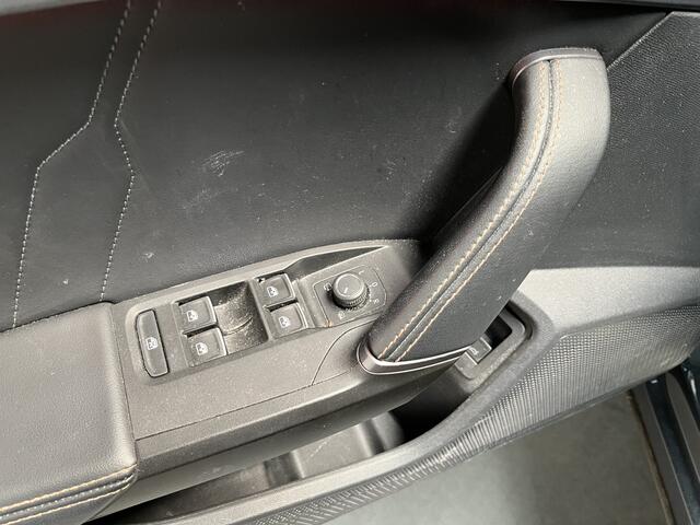 Cupra Formentor 1.4 e-Hybrid Black Edition / AUTOMAAT/ PANO/ LEER/ PARK.SENSOR.V+A/ 360 CAMERA/ ACC/ STUUR+STOELVERWARM./ MEMORY SEAT/ FULL LINK/ ELEK.ACHTERKLEP/ KEYLESS/ DIGITAL DASH/ NAVI/ DAB/ CLIMA/ LED/ 19'' LMV
