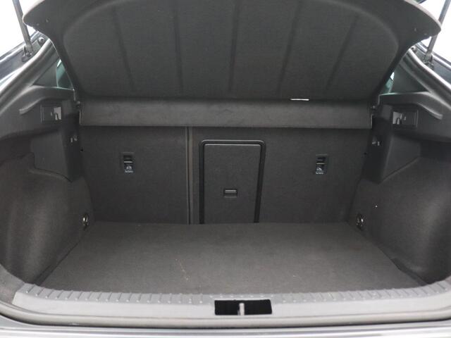Cupra Formentor 1.4 e-Hybrid Performance 204PK DSG SOH 86,93%, Panorama Dak, Trekhaak, Sportstoelen, Camera, Stoel-Stuurverwarming, 19'' LM Velgen, Keyless, Apple Carplay