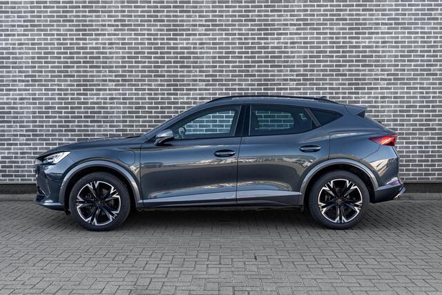 Cupra Formentor 1.4 e-Hybrid Business | Plug-in Hybrid (PHEV) | Achteruitrijcamera | Parkeersensoren | Keyless Entry | Stoelverwarming | Navigatie | Apple Carplay | Android Auto | Alarm | Lichtmetalen Velgen 18 inch | Sportstoelen