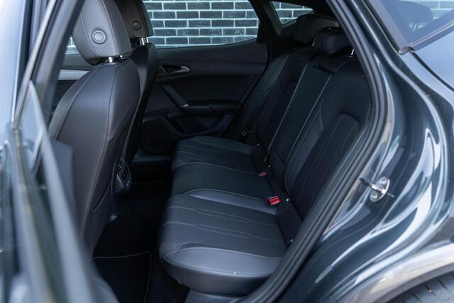 Cupra Formentor 1.4 e-Hybrid Business | Plug-in Hybrid (PHEV) | Achteruitrijcamera | Parkeersensoren | Keyless Entry | Stoelverwarming | Navigatie | Apple Carplay | Android Auto | Alarm | Lichtmetalen Velgen 18 inch | Sportstoelen