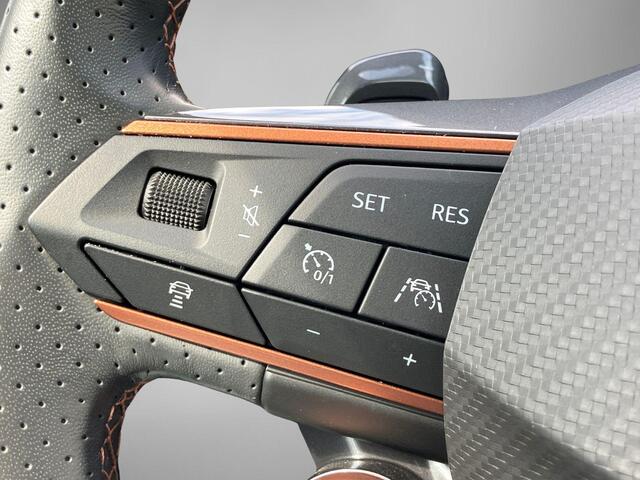 Cupra Formentor 1.4e-Hybrid 180kW/245PK VZ · Panoramadak · Leder · Apple/Android Car Play · Camera · Elektrische stoelverstelling ·
