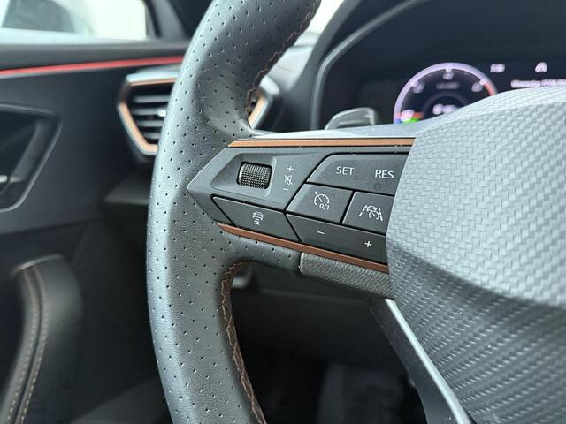 Cupra Formentor 1.4 e-Hybrid Business | 204 PK | SoH 100% | Adaptive Cruise Control | Achteruitrijcamera | Dodehoek detectie | Keyless Entry | Navigatiesysteem |