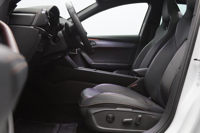 Cupra Formentor 1.4 e-Hybrid VZ 245 PK Copper Edition PHEV, Panoramadak, Leder, Memory, Trekhaak, Winterpakket, Carplay, Camera