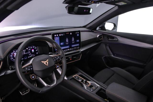 Cupra Formentor Business 1.5 TSI eHybrid 204pk DSG Automaat Trekhaak, Panoramadak, LED matrix koplampen, Adaptive cruise control, Stoelverwarming, Achteruitrijcamera