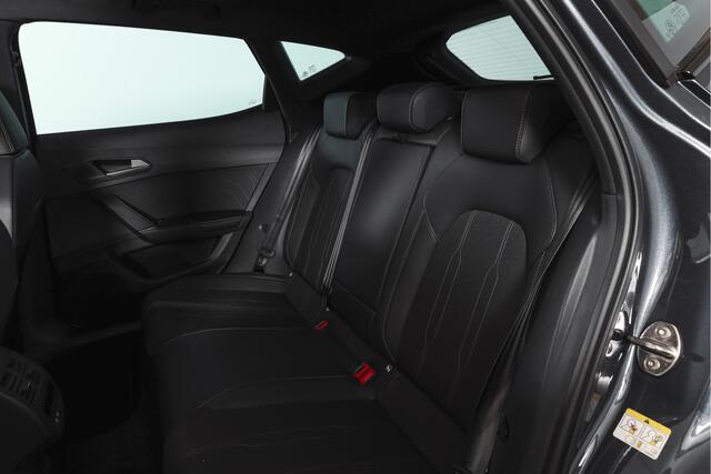 Cupra Formentor 1.5 TSI e-Hybrid 204 PK Business | S/K-Panodak | Matrix Led | Elek Trekhaak | Dig. Cockpit | Adapt. Cruise | Stoel-+Stuurverw. | PDC | Camera | App. Connect | ECC | Elek. Klep | LM 19" | 8994