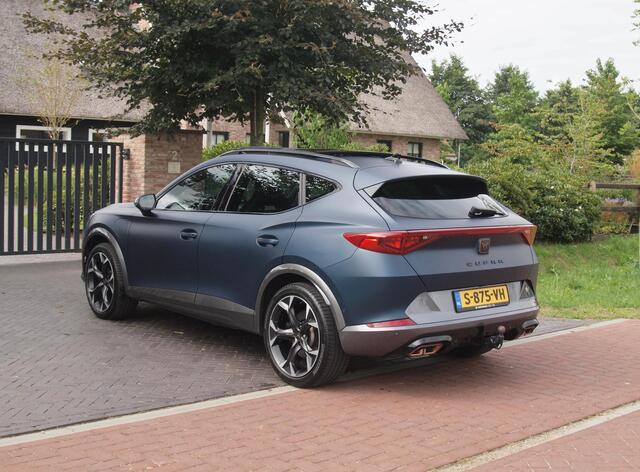 Cupra Formentor 1.4 e-Hybrid VZ Black Edition | Panoramadak | Trekhaak | Camera | Sfeerverlichting | Leer | NL-Auto |