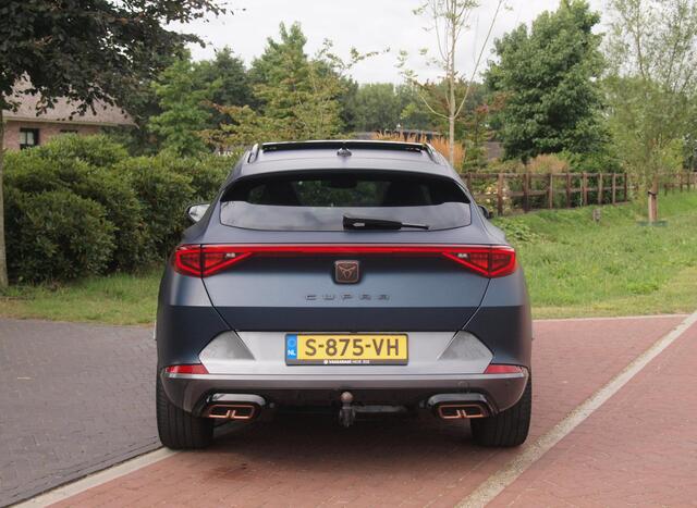Cupra Formentor 1.4 e-Hybrid VZ Black Edition | Panoramadak | Trekhaak | Camera | Sfeerverlichting | Leer | NL-Auto |