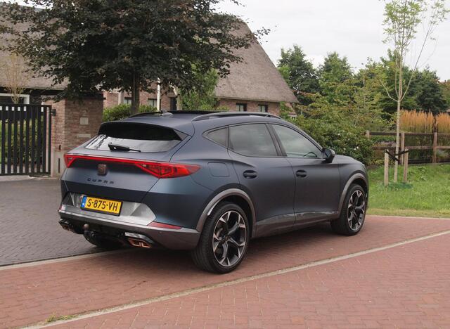 Cupra Formentor 1.4 e-Hybrid VZ Black Edition | Panoramadak | Trekhaak | Camera | Sfeerverlichting | Leer | NL-Auto |