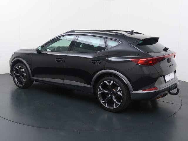 Cupra Formentor 1.4 e-Hybrid VZ | 245 PK | SoH 99% | Trekhaak | Adaptive Cruise Control | Achteruitrijcamera | Matrix LED | Dodehoek detectie | Keyless Entry | Navigatiesysteem | Stuur- & Stoelverwarming | Apple Carplay / Android Auto |