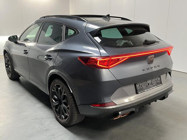 Cupra Formentor 1.4 e-Hybrid VZ Black Edition / 245 PK/ AUTOMAAT/ PANODAK/ MEMORY SEAT/ TREKHAAK/ STOELVERWARM./ 360 CAMERA/ LEDER/ FULL LINK/ NAVI