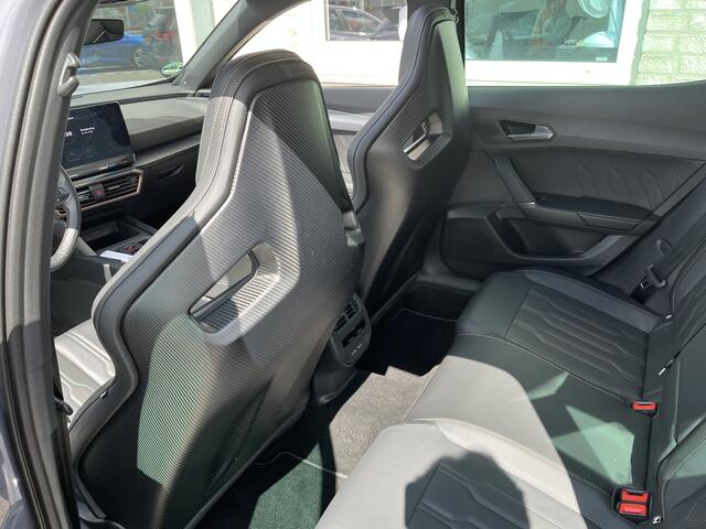 Cupra Formentor 1.4 e-Hybrid VZ Black Edition / 245 PK/ AUTOMAAT/ PANODAK/ SPORTSTOELEN/ NAVI/ KEYLESS/ STOELVERWARM./ 360 CAMERA/ FULL LINK