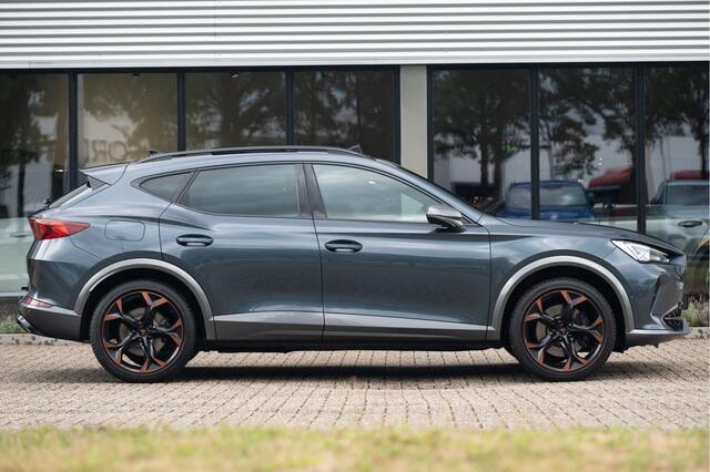 Cupra Formentor 1.4 e-Hybrid Performance | Pano | Trekhaak | ACC | Camera |