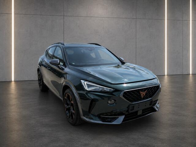 Cupra Formentor Binnenkort beschikbaar! 1.4 e-Hybrid VZ 245PK Copper edition VZ stuurwiel Trekhaak Camera Blindspot Carplay etc!
