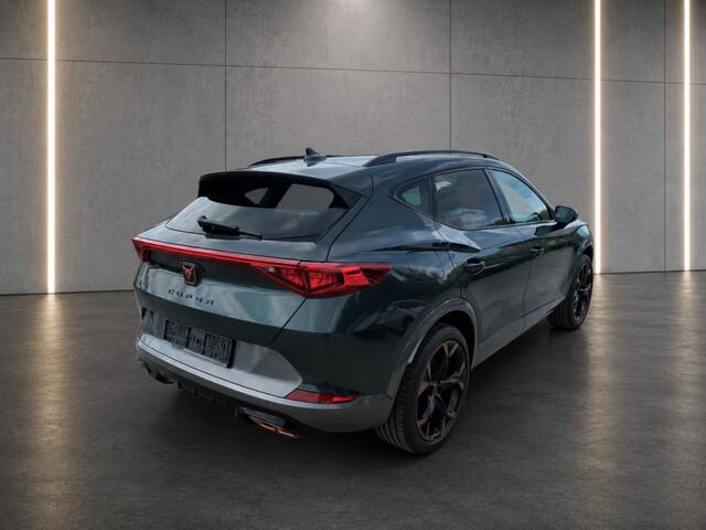 Cupra Formentor Binnenkort beschikbaar! 1.4 e-Hybrid VZ 245PK Copper edition VZ stuurwiel Trekhaak Camera Blindspot Carplay etc!