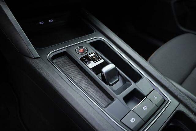 Cupra Formentor 1.4 e-Hybrid 245PK VZ Copper Edition | Rijklaar! | Dig. Cockpit | E-Stoel+Memory | Stuur-Stoelverw. | Adapt. Cruise | Sfeerverl. | Camera+PDC | 19'' | DAB | Nav+App.Connect | E-Spiegels V