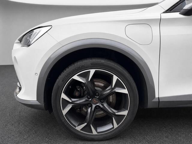 Cupra Formentor 1.4 245pk DSG e-Hybrid VZ Performance · Panoramadak · Camera · Trekhaak · Apple/Android Car Play · Navigatie · Stoelverwarming · 19'' Inch ·