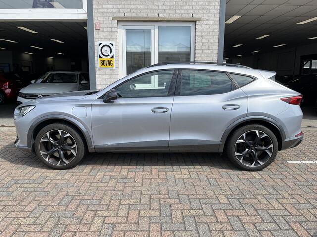 Cupra Formentor 1.4 e-Hybrid VZ Performance / AUTOMAAT/ 245 PK/ CAMERA/ PARK. SENSOREN/ DCC/ DODE HOEK/ KEYLESS/ STOEL-STUURVERWARM./ VIRTUAL COCKPIT/ LED/ FULL LINK/ ADAPT. CRUISE/ NAVI/ CLIMA/ DAB/ 19" LMV