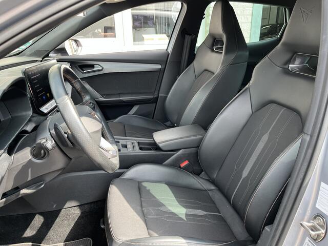 Cupra Formentor 1.4 e-Hybrid VZ Performance / AUTOMAAT/ 245 PK/ CAMERA/ PARK. SENSOREN/ DCC/ DODE HOEK/ KEYLESS/ STOEL-STUURVERWARM./ VIRTUAL COCKPIT/ LED/ FULL LINK/ ADAPT. CRUISE/ NAVI/ CLIMA/ DAB/ 19" LMV