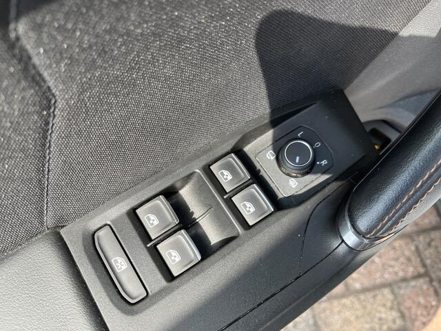 Cupra Formentor 1.4 e-Hybrid VZ Performance / AUTOMAAT/ 245 PK/ CAMERA/ PARK. SENSOREN/ DCC/ DODE HOEK/ KEYLESS/ STOEL-STUURVERWARM./ VIRTUAL COCKPIT/ LED/ FULL LINK/ ADAPT. CRUISE/ NAVI/ CLIMA/ DAB/ 19" LMV