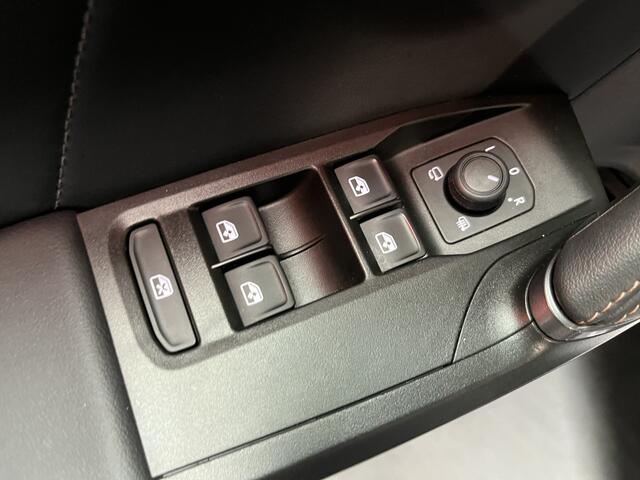 Cupra Formentor 1.4 e-Hybrid Black Edition / AUTOMAAT/ PANO/ LEER/ BEATS AUDIO/ 360 CAMERA/ PARK. SENSOREN/ MEMORY SEATS/ DODE HOEK/ KEYLESS/ STOEL-STUURVERWARM./ TRAVEL ASSIST/ ADAPT. CRUISE/ FULL LINK/ VIRTUAL COCKPIT/ NAVI/ CLIMA