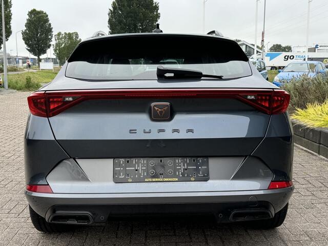 Cupra Formentor 1.4 e-Hybrid Adrenaline Geheel rijklaar incl. 12m garantie ! | Trekhaak | 18" LMV incl. 4 nieuwe all season banden | PDC achter en Camera | 204 pk! | Climate control | Keyless | Full LED | Navi | Dikke Hybrid!