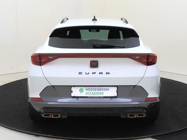 Cupra Formentor 1.4 e-Hybrid Business | SoH 98% | Achteruitrijcamera | Adaptieve cruise control | Keyless | Stuurwielverwarming | Navigatie | Lane assist | Dodehoekdetectie | Sfeerverlichting |