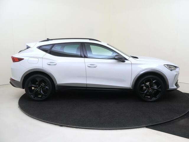 Cupra Formentor 1.4 e-Hybrid Business | SoH 98% | Achteruitrijcamera | Adaptieve cruise control | Keyless | Stuurwielverwarming | Navigatie | Lane assist | Dodehoekdetectie | Sfeerverlichting |