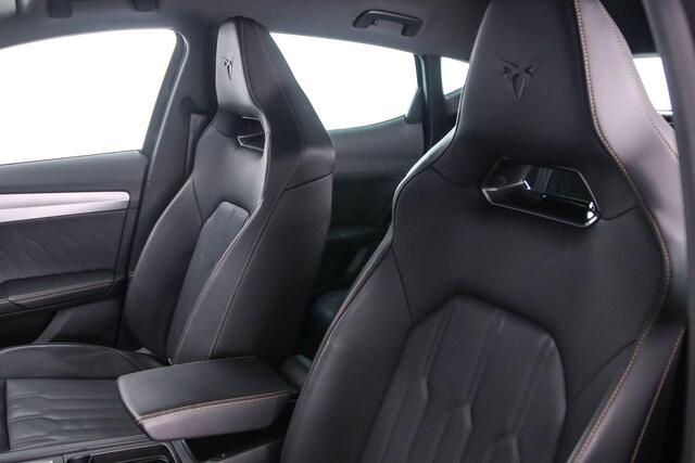 Cupra Formentor 1.4 e-Hybrid VZ Performance 245pk DSG Automaat, Adaptive cruise control, Lederen bekleding, Stoelverwarming, Stuurverwarming, Achteruitrijcamera, App-connect, LED koplampen
