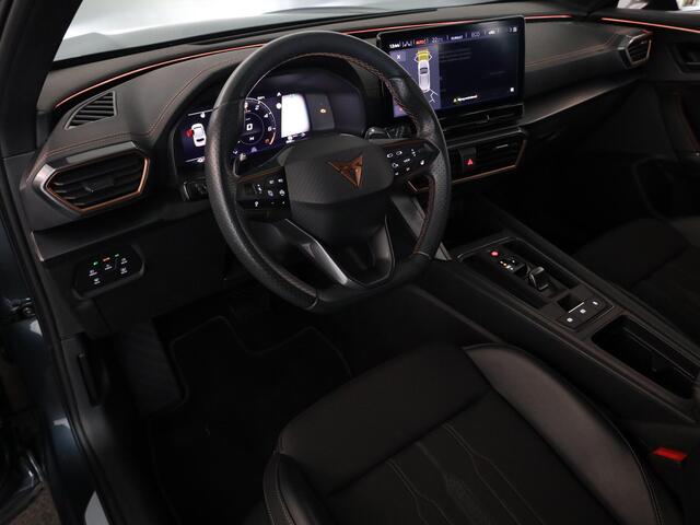 Cupra Formentor 1.4 e-Hybrid Business 204 pk Automaat | Navigatie | Parkeersensoren (Park assist) | Achteruitrijcamera | Autom. airco (3 zones) | Elektr. bestuurdersstoel met geheugen |
