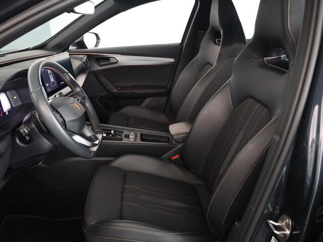 Cupra Formentor 1.4 e-Hybrid Business 204 pk Automaat | Navigatie | Parkeersensoren (Park assist) | Achteruitrijcamera | Autom. airco (3 zones) | Elektr. bestuurdersstoel met geheugen |