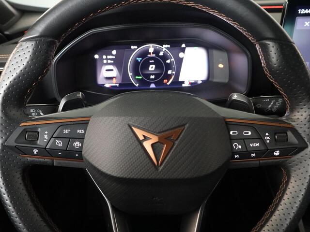 Cupra Formentor 1.4 e-Hybrid Business 204 pk Automaat | Navigatie | Parkeersensoren (Park assist) | Achteruitrijcamera | Autom. airco (3 zones) | Elektr. bestuurdersstoel met geheugen |