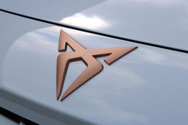 Cupra Formentor 1.5 TSI e-Hybrid Business | Incl. 12 maanden garantie | SOH 100% | Adaptieve cruise control | Apple carplay/Android auto | 360° camera | Climate control | DAB radio | Standkachel |